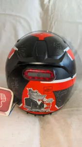 Capacete Nolan antes da reparação — fotografia 3