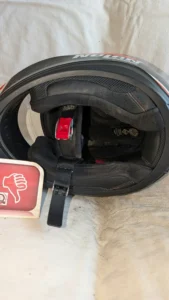 Capacete Nolan antes da reparação — fotografia 7